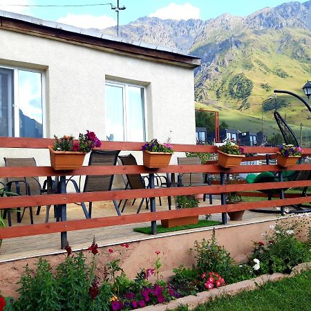 Guest House Elguja Qushashvili Kazbegi Exterior foto