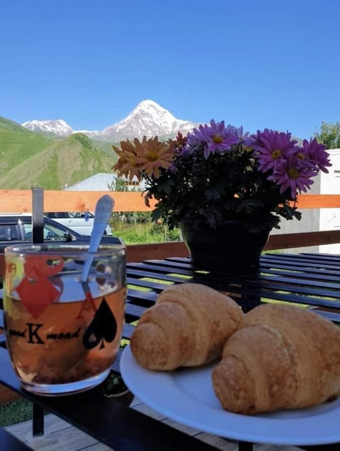 Guest House Elguja Qushashvili Kazbegi Exterior foto