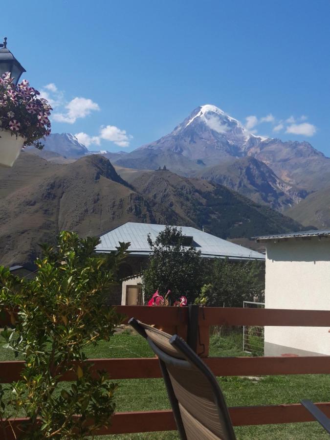 Guest House Elguja Qushashvili Kazbegi Exterior foto