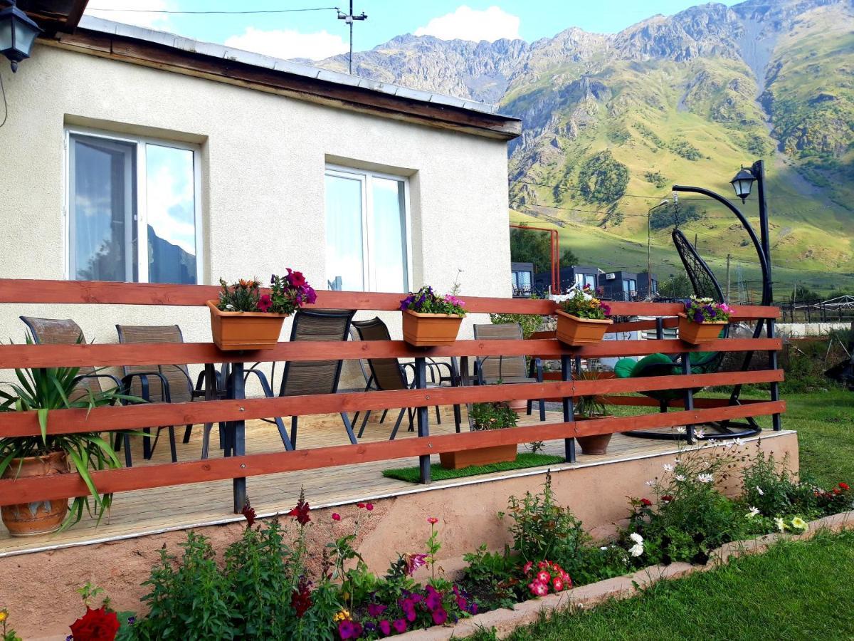 Guest House Elguja Qushashvili Kazbegi Exterior foto