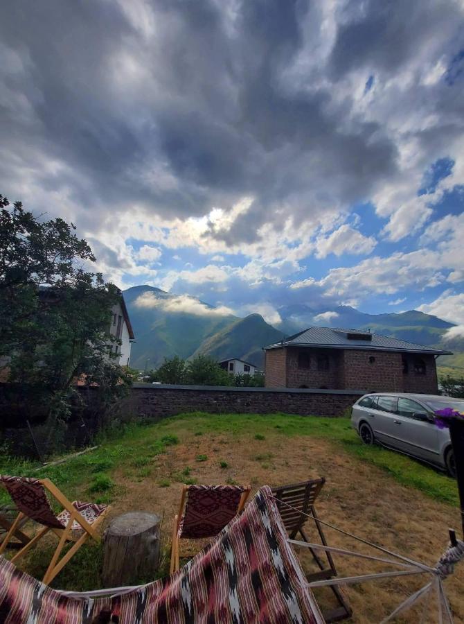 Guest House Elguja Qushashvili Kazbegi Exterior foto